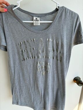 PINK Victoria's Secret Chicago Bears Gray Short-Sleeve Graphic Tee